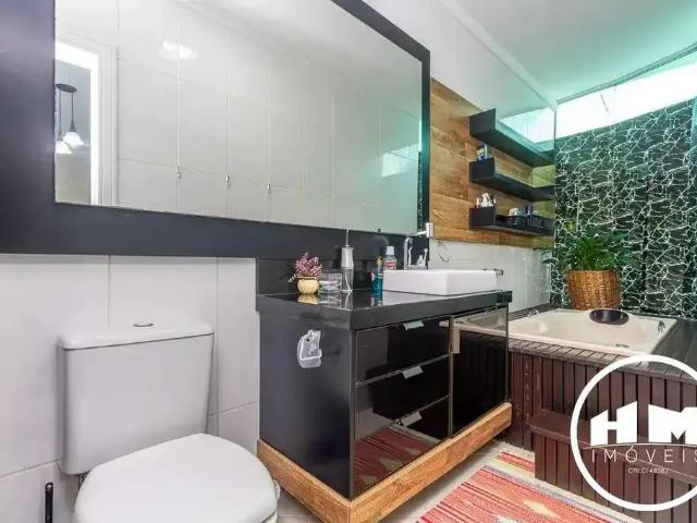 Casa / Sobrado para Venda em Balneário Camboriú/SC Praia dos Amores 3 Quartos