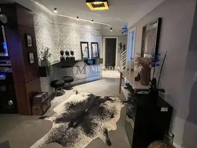 Casa / Sobrado para Venda em Balneário Camboriú/SC Praia dos Amores 4 Quartos