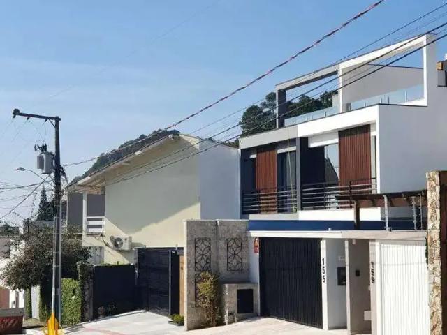 Casa / Sobrado para Venda em Balneário Camboriú/SC Praia dos Amores 4 Quartos