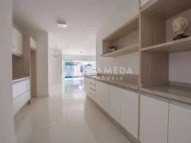 Casa / Sobrado para Venda em Balneário Camboriú/SC Praia dos Amores 4 Quartos