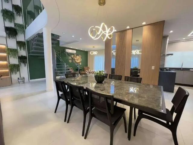 Casa / Sobrado para Venda em Balneário Camboriú/SC Praia dos Amores 4 Quartos