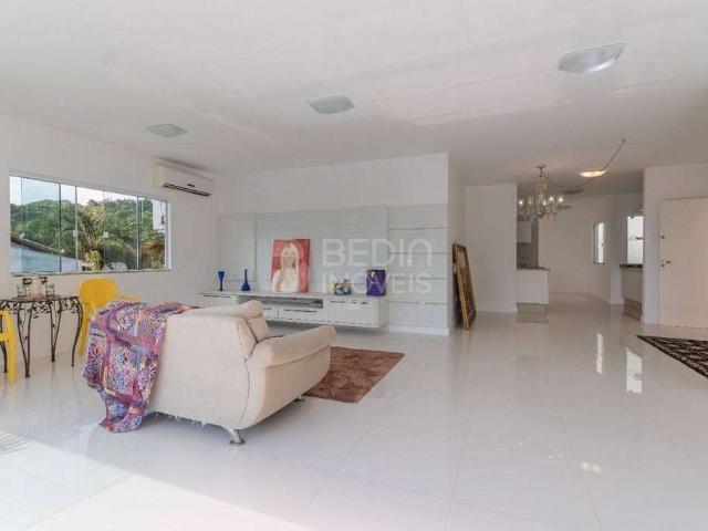 Casa / Sobrado para Venda em Balneário Camboriú/SC Praia dos Amores 4 Quartos