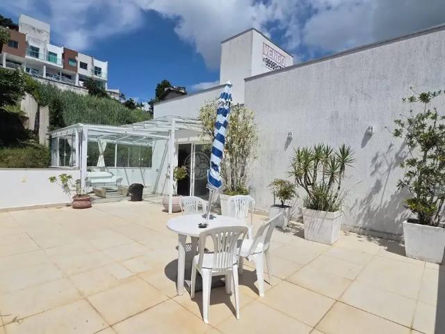 Casa / Sobrado para Venda em Balneário Camboriú/SC Praia dos Amores 5 Quartos
