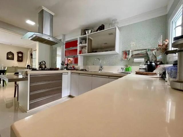 Casa / Sobrado para Venda em Balneário Camboriú/SC Praia dos Amores 5 Quartos
