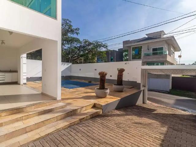 Casa / Sobrado para Venda em Balneário Camboriú/SC Praia dos Amores 5 Quartos