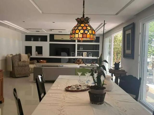 Casa / Sobrado para Venda em Balneário Camboriú/SC Praia dos Amores 6 Quartos