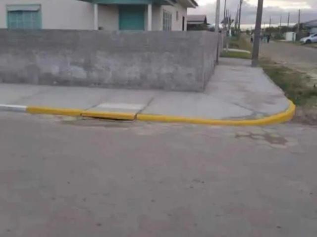 Casa / Sobrado para Venda em Balneário Arroio do Silva/SC Centro 2 Quartos