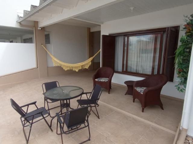 Casa / Sobrado para Venda em Balneário Arroio do Silva/SC Centro 5 Quartos