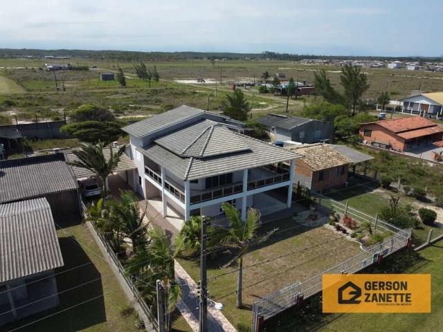 Casa / Sobrado para Venda em Balneário Arroio do Silva/SC Centro 5 Quartos