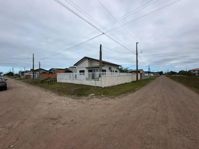 Casa / Sobrado para Venda em Balneário Arroio do Silva/SC Golfinho 2 Quartos