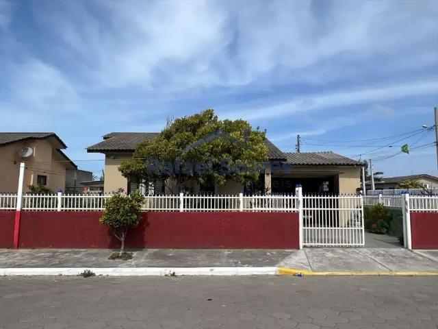 Casa / Sobrado para Venda em Balneário Arroio do Silva/SC Zona Sul 3 Quartos