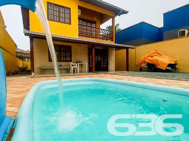 Casa / Sobrado para Venda em Balneário Barra do Sul/SC Costeira 3 Quartos