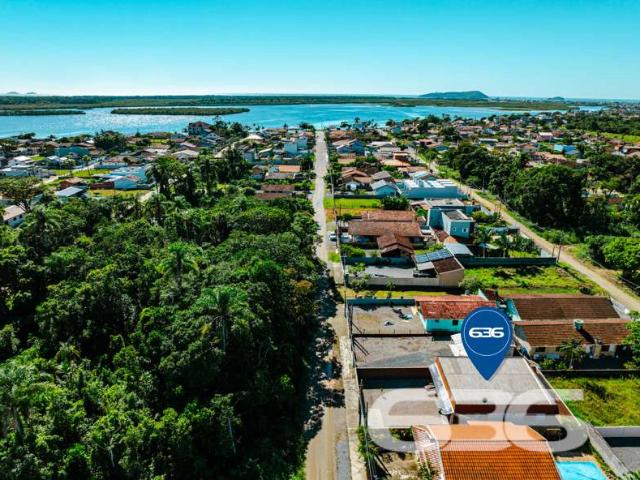 Casa / Sobrado para Venda em Balneário Barra do Sul/SC Costeira 3 Quartos