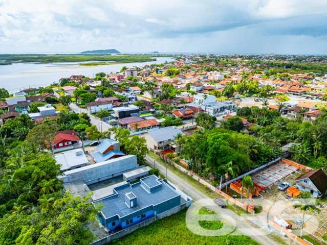 Casa / Sobrado para Venda em Balneário Barra do Sul/SC Costeira 2 Quartos