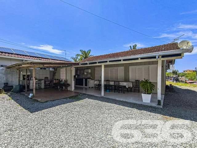 Casa / Sobrado para Venda em Balneário Barra do Sul/SC Centro 3 Quartos