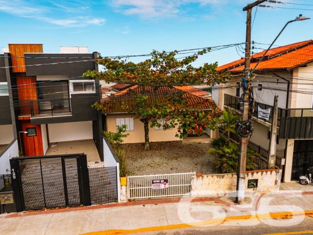 Casa / Sobrado para Venda em Balneário Barra do Sul/SC Centro 3 Quartos