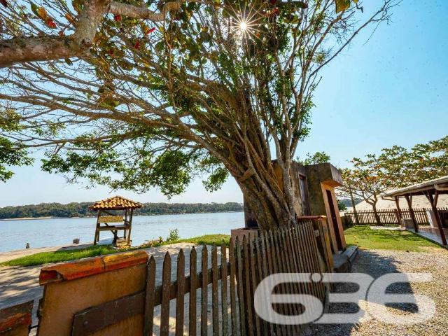Casa / Sobrado para Venda em Balneário Barra do Sul/SC Centro 5 Quartos