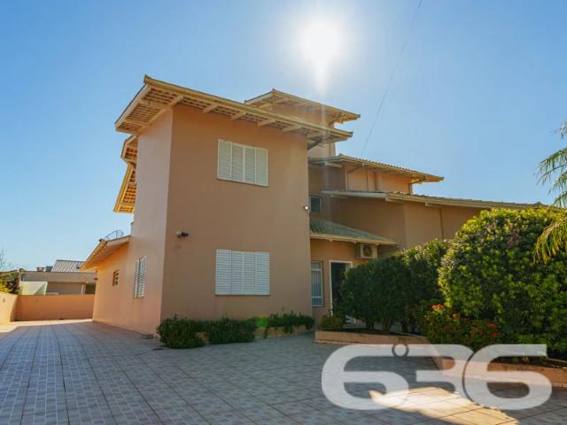 Casa / Sobrado para Venda em Balneário Barra do Sul/SC Salinas 5 Quartos