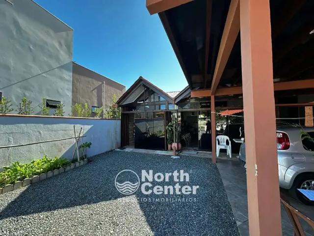 Casa / Sobrado para Venda em Balneário Barra do Sul/SC Pinheiros 3 Quartos