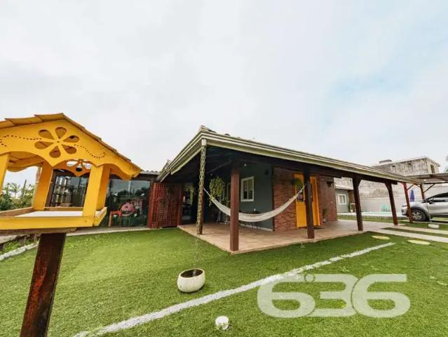 Casa / Sobrado para Venda em Balneário Barra do Sul/SC Pinheiros 4 Quartos