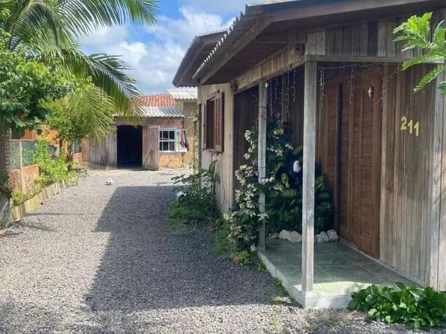 Casa / Sobrado para Venda em Balneário Gaivota/SC Lagoa de Fora 2 Quartos