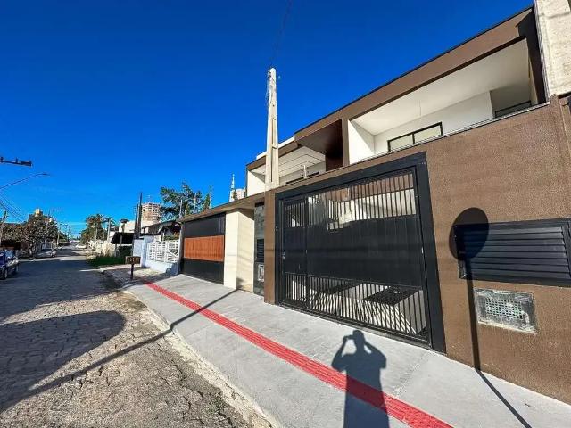 Casa / Sobrado para Venda em Balneário Piçarras/SC Centro 3 Quartos