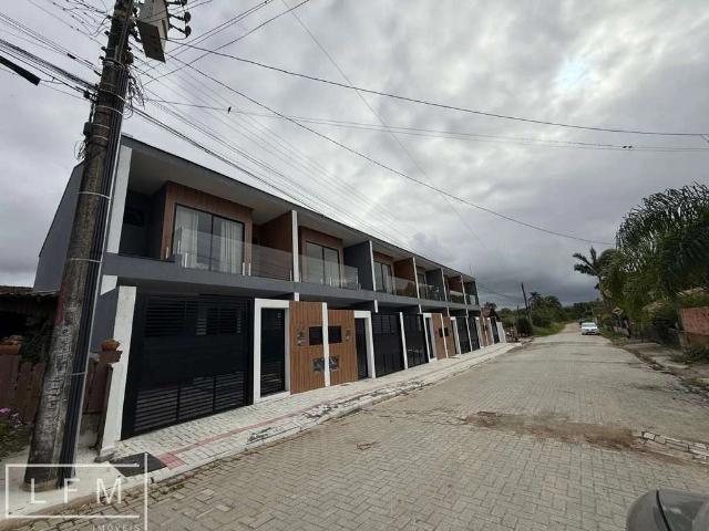Casa / Sobrado para Venda em Balneário Piçarras/SC Centro 3 Quartos