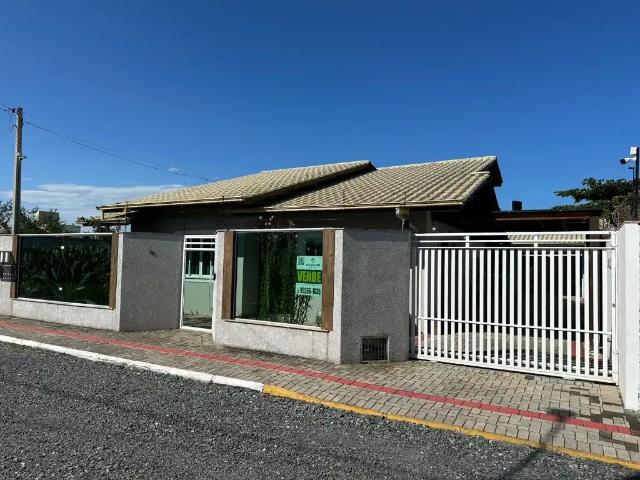 Casa / Sobrado para Venda em Balneário Piçarras/SC Centro 3 Quartos