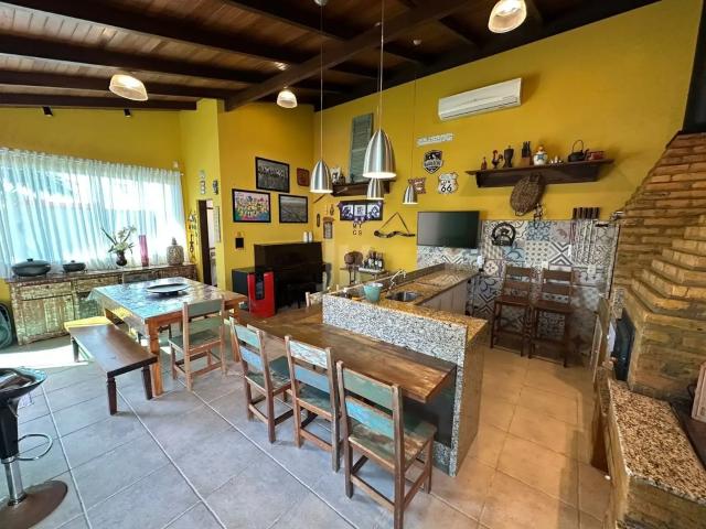 Casa / Sobrado para Venda em Balneário Piçarras/SC Centro 3 Quartos