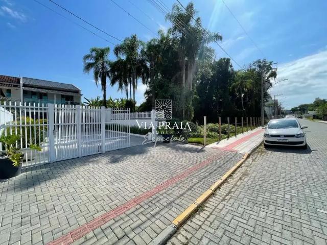 Casa / Sobrado para Venda em Balneário Piçarras/SC Centro 3 Quartos