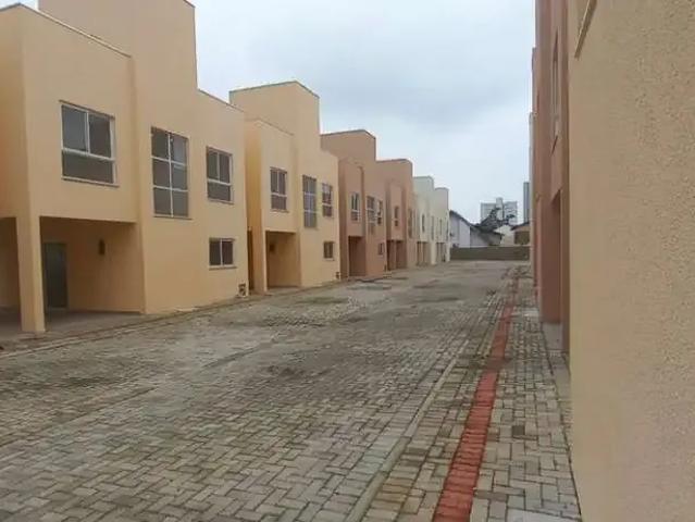 Casa / Sobrado para Venda em Balneário Piçarras/SC Centro 3 Quartos