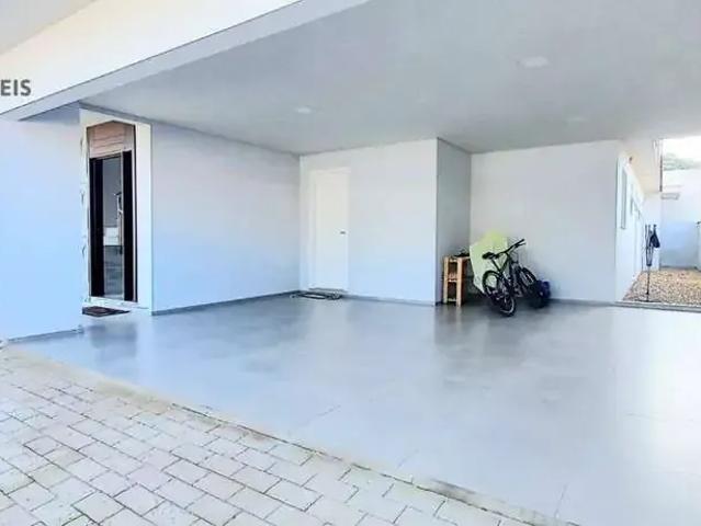 Casa / Sobrado para Venda em Balneário Piçarras/SC Centro 4 Quartos