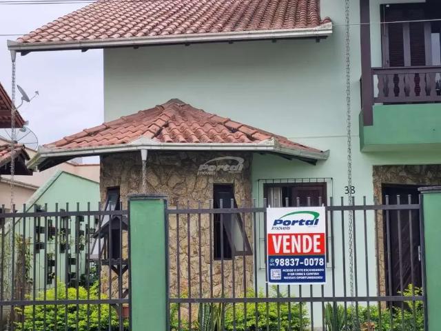 Casa / Sobrado para Venda em Balneário Piçarras/SC Centro 4 Quartos