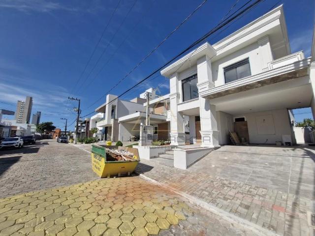 Casa / Sobrado para Venda em Balneário Piçarras/SC Centro 4 Quartos