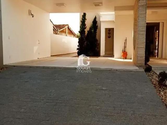 Casa / Sobrado para Venda em Balneário Piçarras/SC Centro 4 Quartos