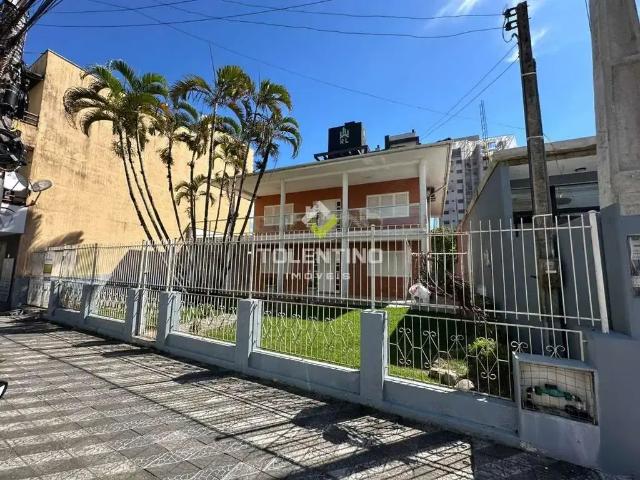 Casa / Sobrado para Venda em Balneário Piçarras/SC Centro 5 Quartos