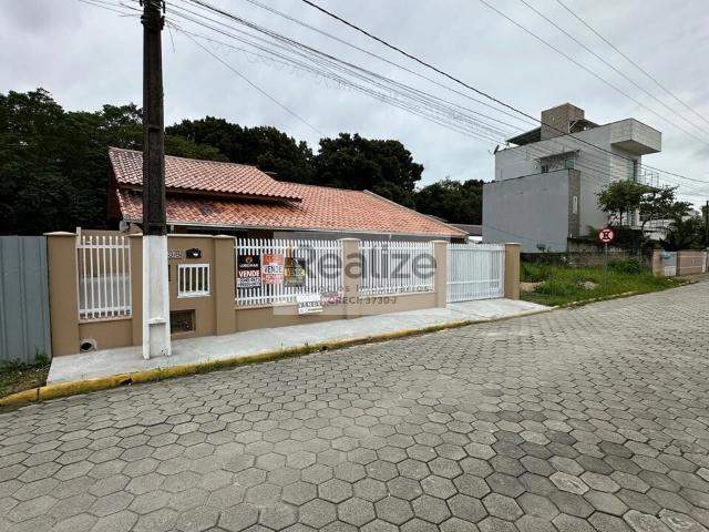 Casa / Sobrado para Venda em Balneário Piçarras/SC Itacolomi 3 Quartos