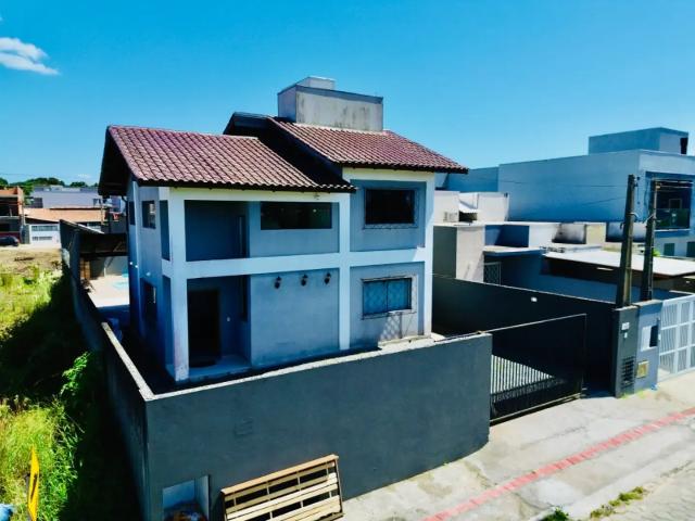 Casa / Sobrado para Venda em Balneário Piçarras/SC Itacolomi 3 Quartos