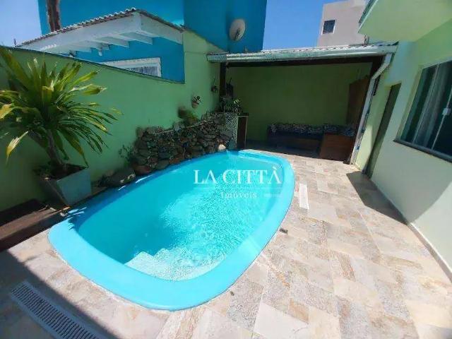 Casa / Sobrado para Venda em Balneário Piçarras/SC Itacolomi 7 Quartos