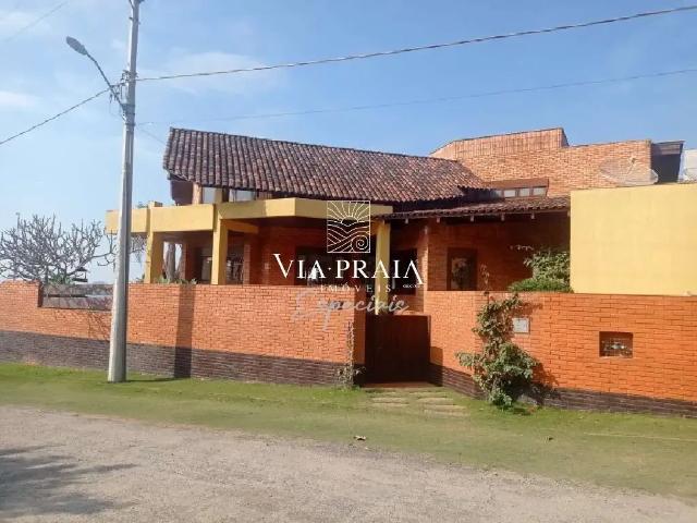 Casa / Sobrado para Venda em Balneário Piçarras/SC Itacolomi 4 Quartos