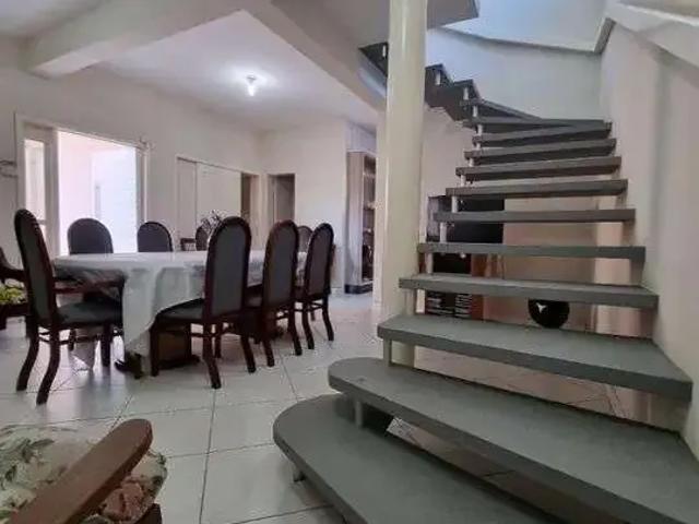 Casa / Sobrado para Venda em Balneário Piçarras/SC Itacolomi 5 Quartos