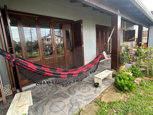 Casa / Sobrado para Venda em Balneário Pinhal/RS Centro 3 Quartos