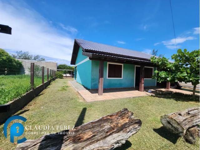 Casa / Sobrado para Venda em Balneário Pinhal/RS Centro 3 Quartos