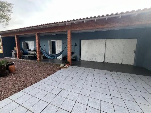 Casa / Sobrado para Venda em Balneário Pinhal/RS Centro 3 Quartos