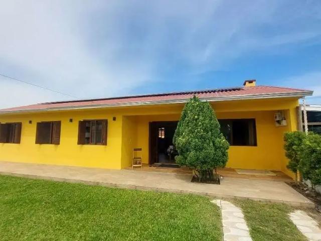 Casa / Sobrado para Venda em Balneário Pinhal/RS Centro 4 Quartos