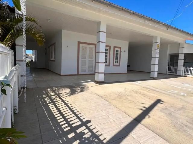 Casa / Sobrado para Venda em Balneário Rincão/SC Centro 4 Quartos