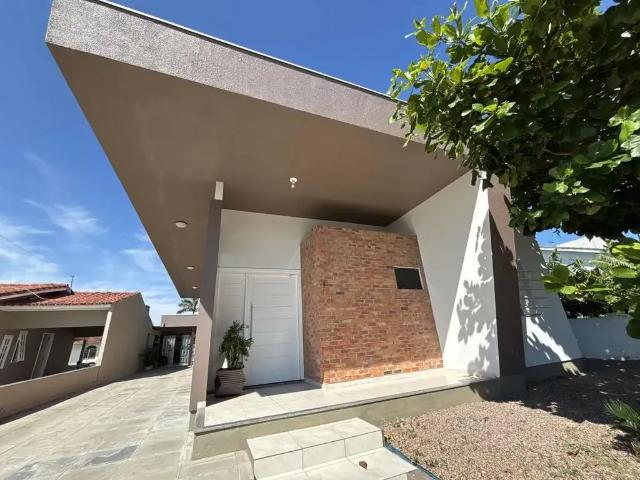 Casa / Sobrado para Venda em Balneário Rincão/SC Zona Nova 4 Quartos