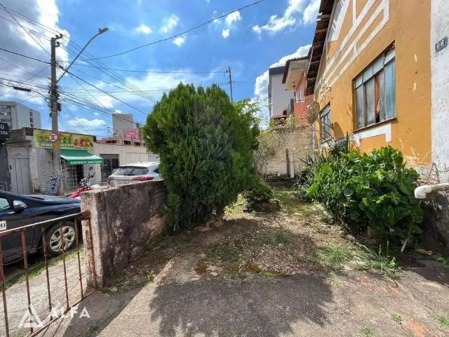 Casa / Sobrado para Venda em Barbacena/MG Ibiapaba 3 Quartos