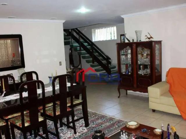 Casa / Sobrado para Venda em Barra do Piraí/RJ Centro 7 Quartos