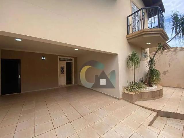 Casa / Sobrado para Venda em Barretos/SP Centro 4 Quartos